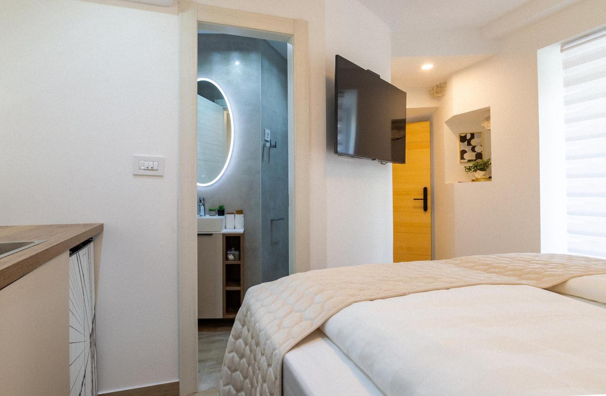 Luxury Lifestyle Rooms Спліт Екстер'єр фото